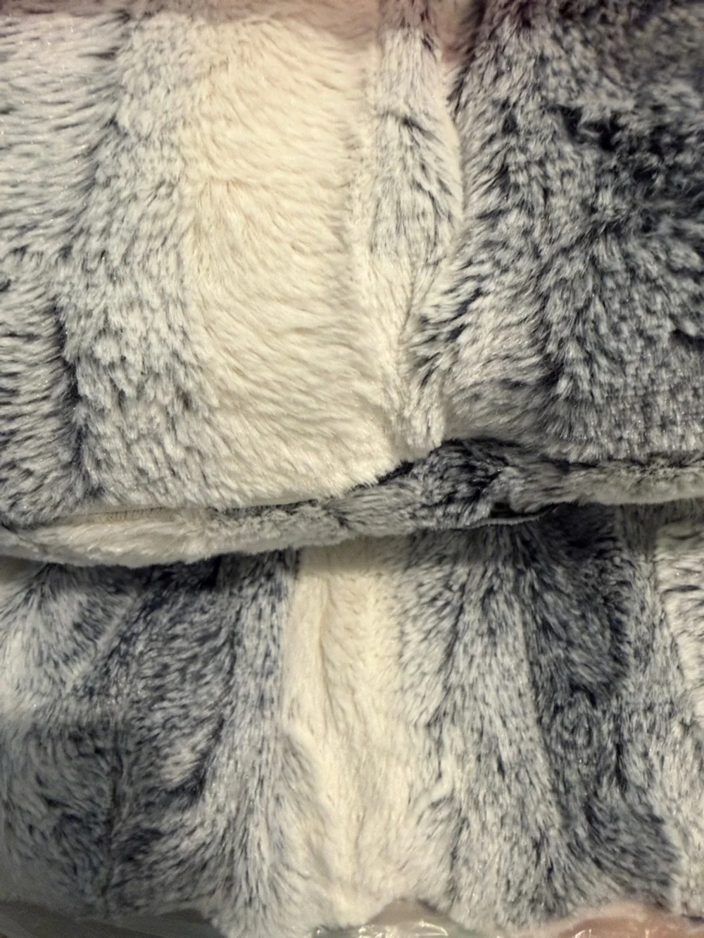 Plush Faux Fur Throw Blanket in Cream and Gray